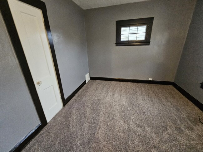 Building Photo - 12512 Revere Ave