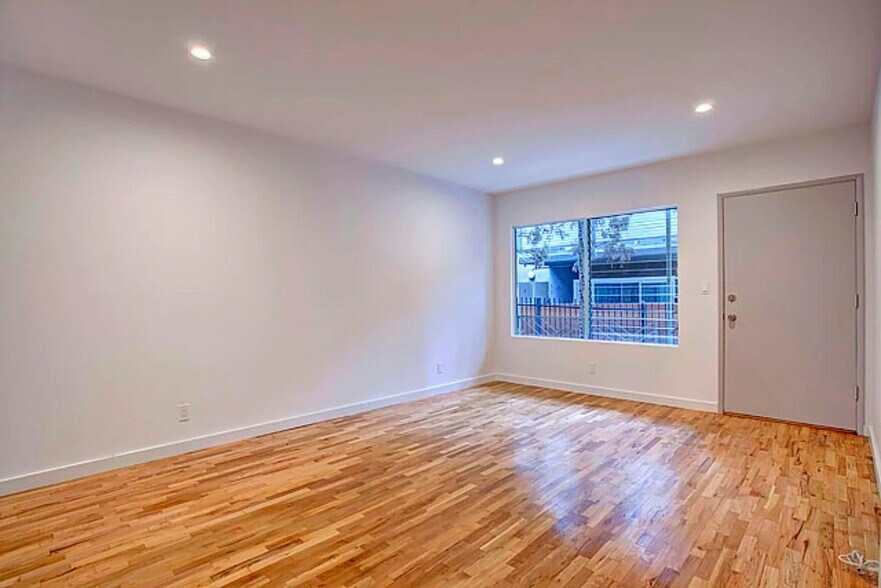 Building Photo - 1623 N Formosa Ave