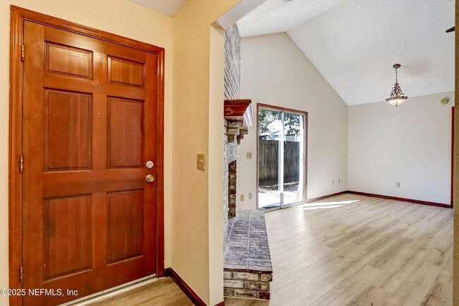 Building Photo - 12015 Cobblewood Ln N