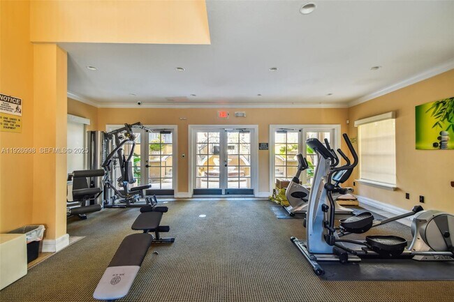 Building Photo - 2945 NE 185th St