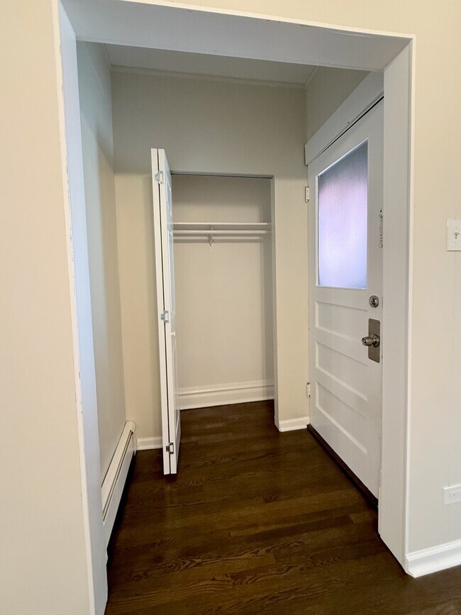 Building Photo - 2308 N Monticello Ave