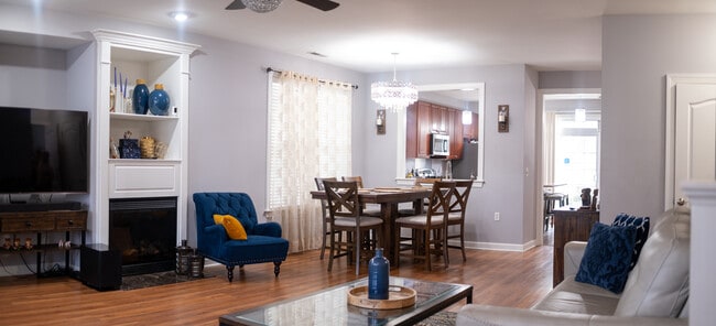 Building Photo - 430 Blue Beech Way