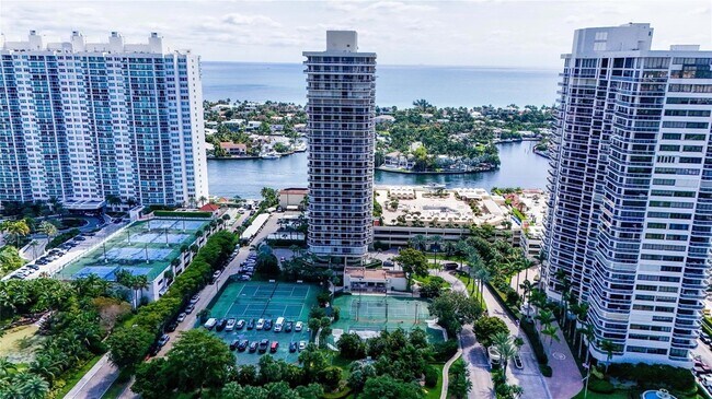 Building Photo - 20191 E Country Club Dr