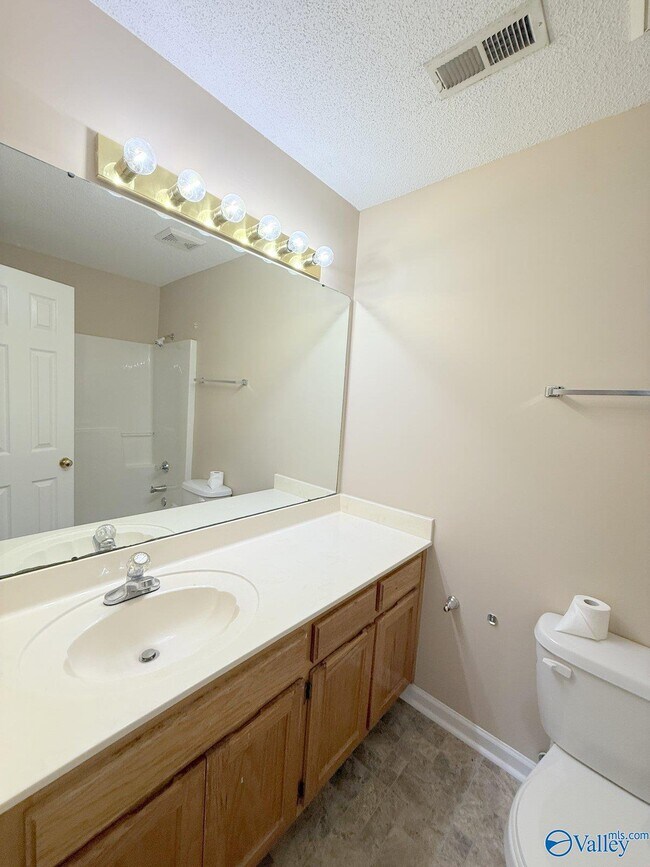 Building Photo - 262 Waters Edge Ln