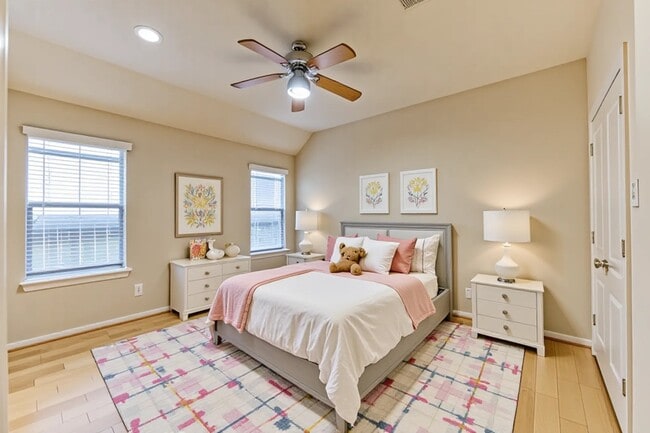 Building Photo - 21319 Pennshore Ln