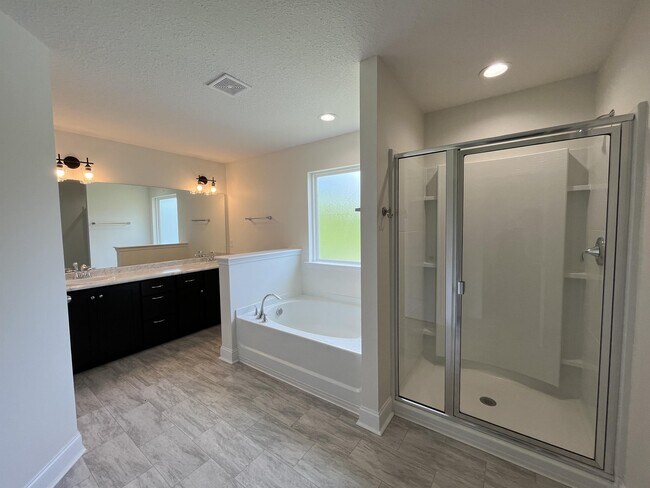 Building Photo - 679 Fairview Cir