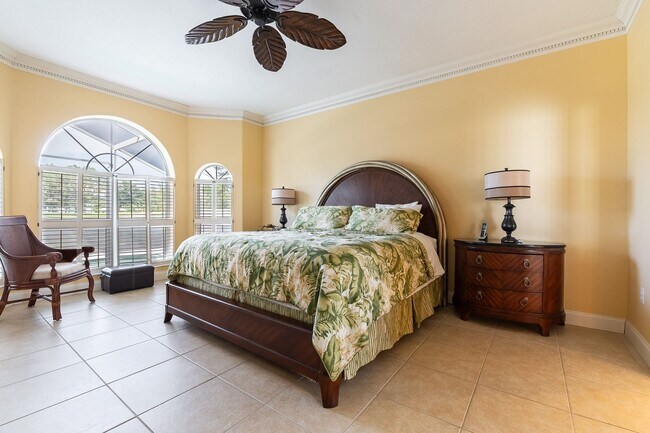 Building Photo - Beautiful 2-Bed Pool Home with Deeded Golf...