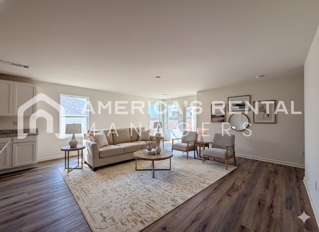 Building Photo - Available NOW! Spacious 5-Bedroom Single Level Home!