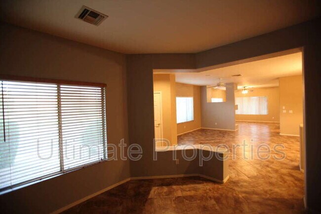 Building Photo - 9453 W Frank Ave