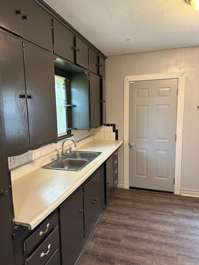 Building Photo - 308 SW 44th St