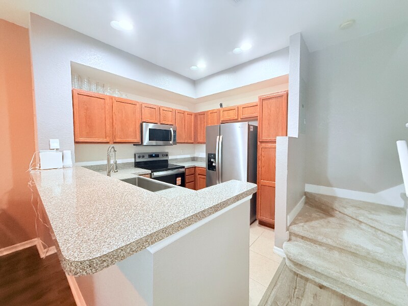 Building Photo - 100 Turpial Way