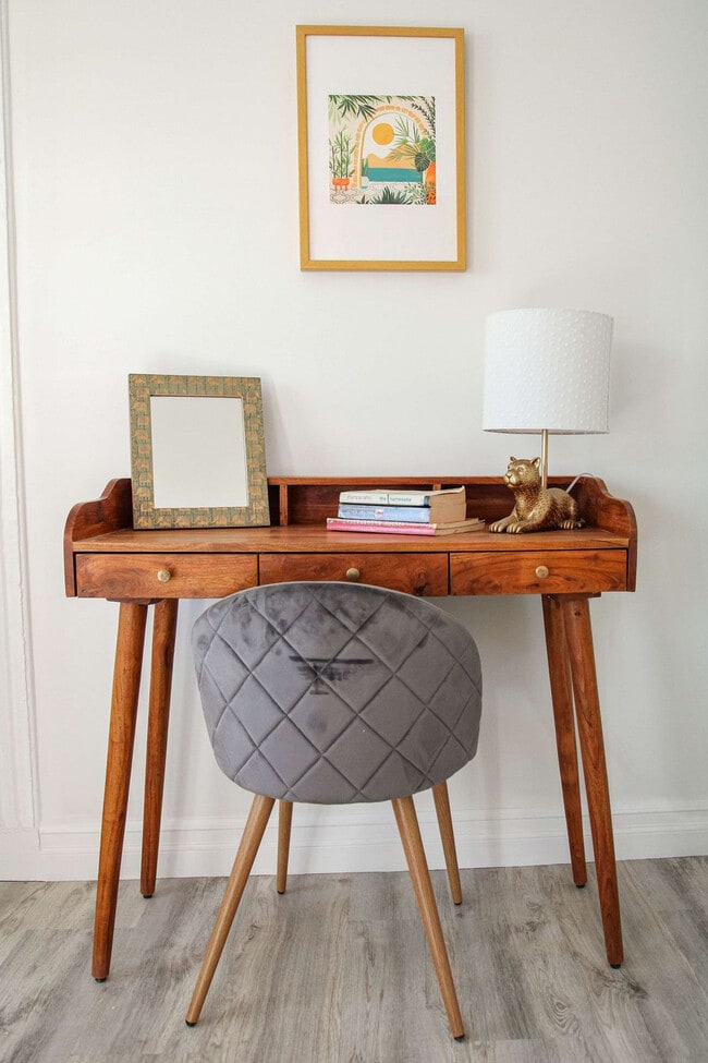 Building Photo - 136 Main St