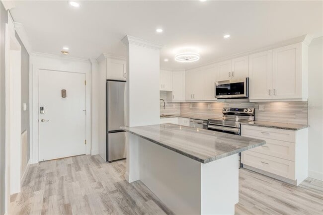 Building Photo - 400 64th Ave