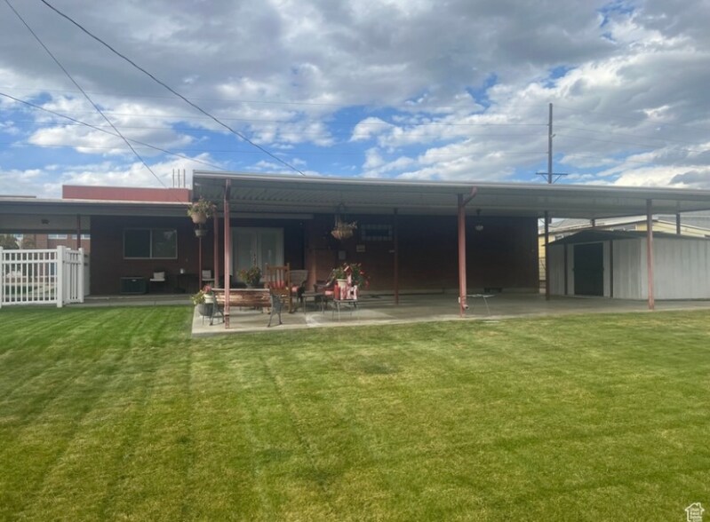 Building Photo - 466 E 400 N