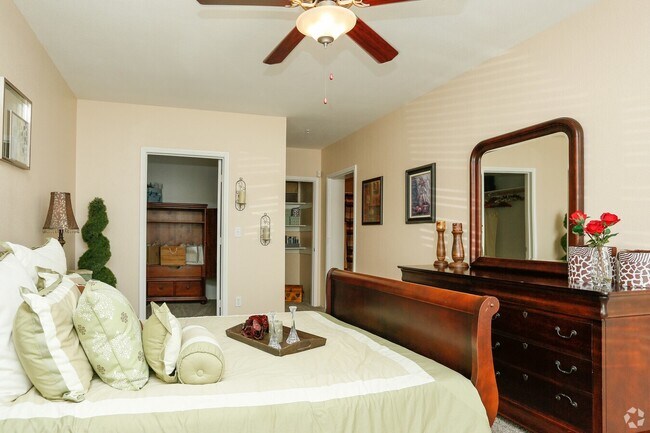Building Photo - Spacious & Stylish 2 Bed — 1 Month Free!