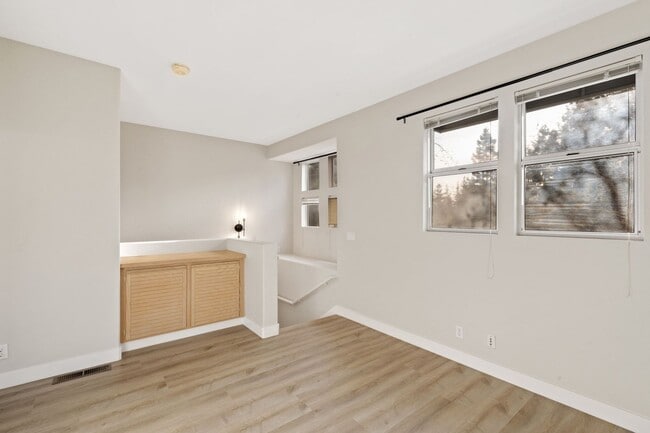 Building Photo - PRIZED UNIT IN RESORT-LIKE COMMUNITY EXCEL...