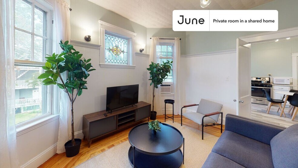 Building Photo - Room in Shared 4 bed/1 bath home