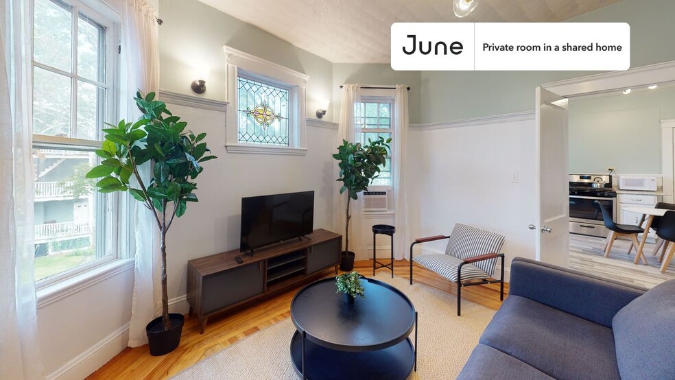 Building Photo - Room in Shared 4 bed/1 bath home in Dorchester Center