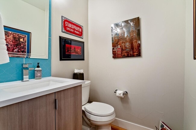 Building Photo - 4-Story Furnished 2BD, 2.5BA LoHi Townhome with Rooftop Deck