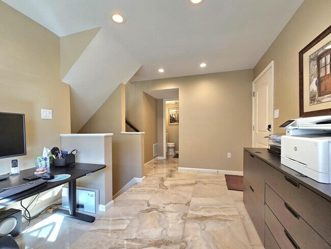 Building Photo - 11930 Cotton Mill Dr