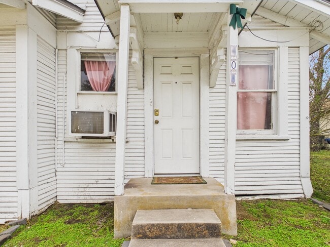 Building Photo - 408 Fairview Ave