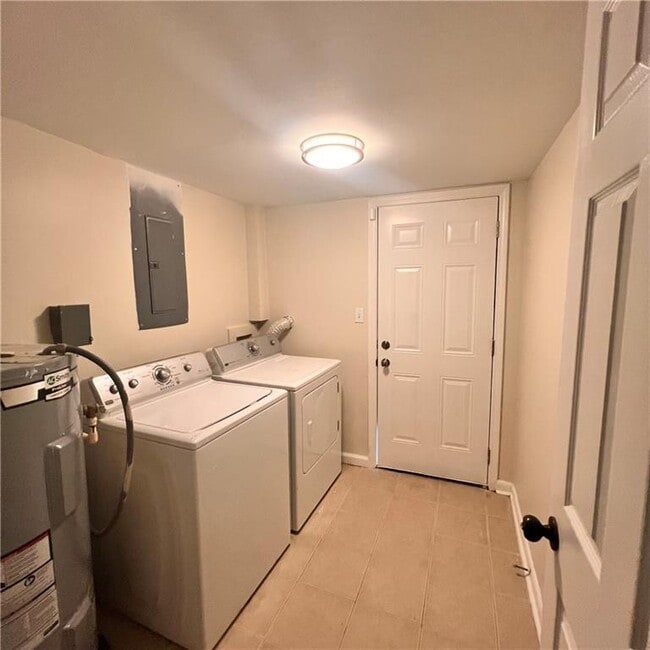 Building Photo - 3467 Pheasant Ct