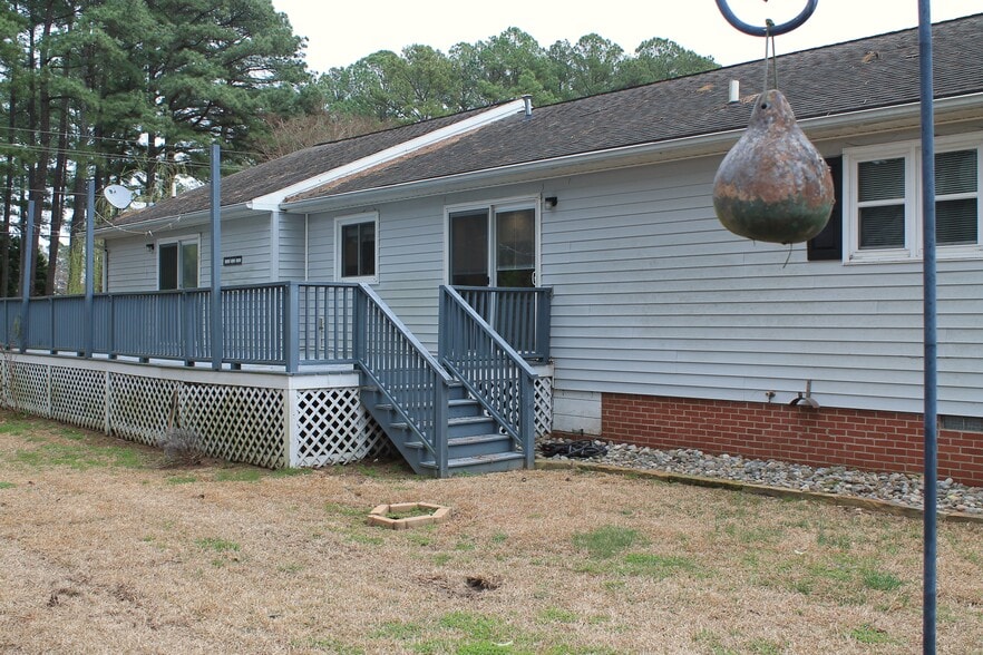 Building Photo - 4902 Simpson Dr