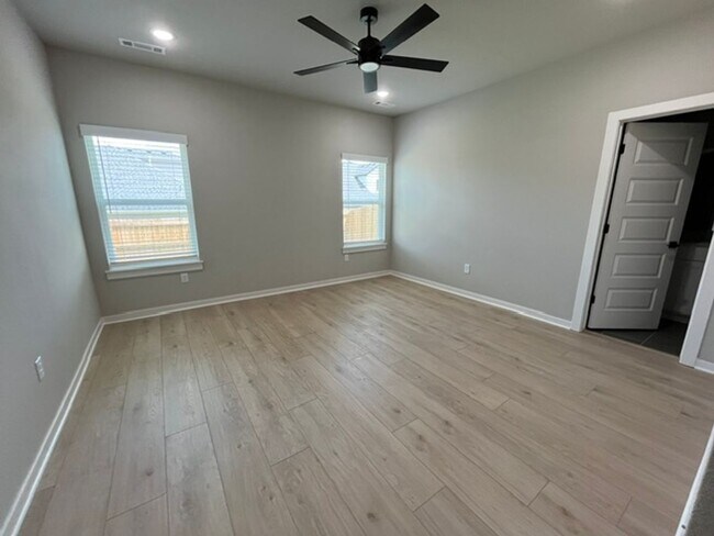 Building Photo - Great 4 bedroom New Construction!