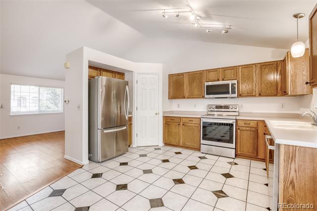 Building Photo - 1633 Deerwood Dr