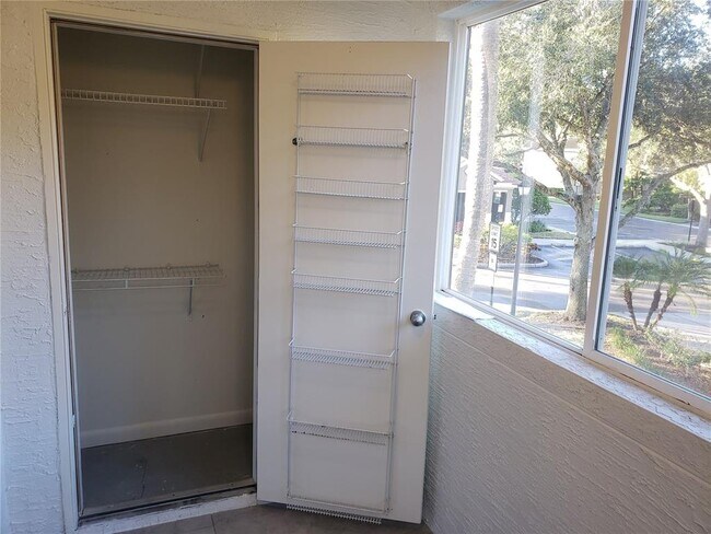 Building Photo - 15215 Amberly Dr