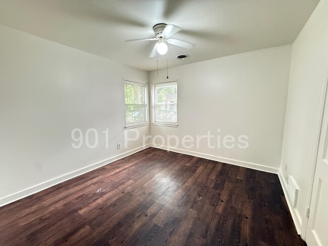 Building Photo - 981 Chatwood St