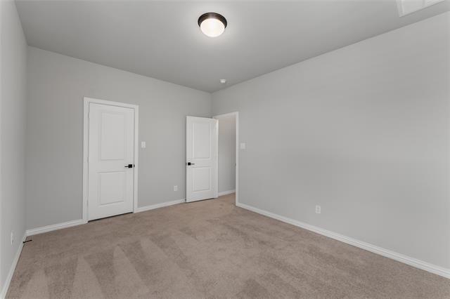 Building Photo - 1565 Amesbury Way