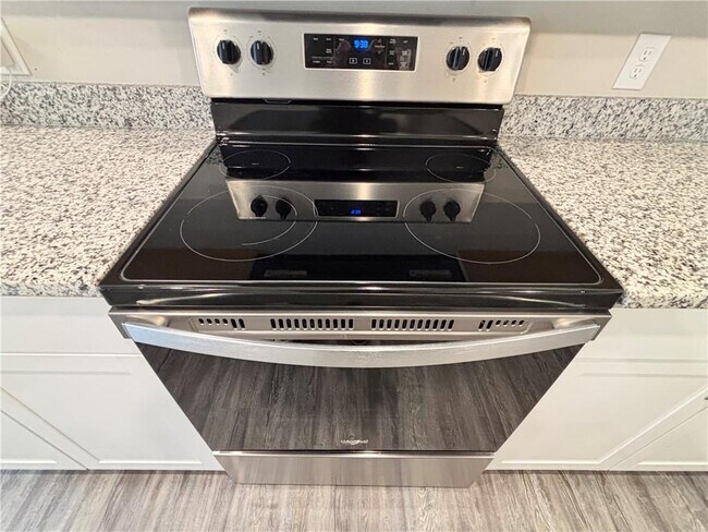 Building Photo - 111 Millers Ln