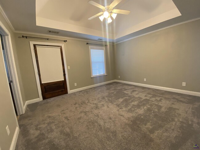 Building Photo - 338 Ivystone Dr