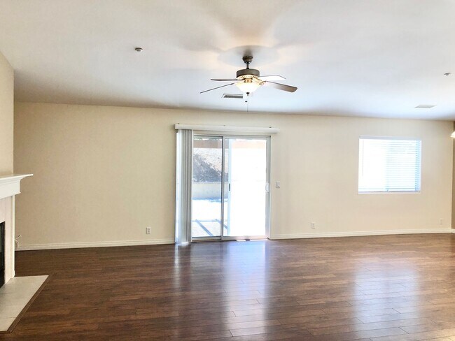 Building Photo - Light & Bright Single-Story Home in the Heart of Fallbrook, Complete with Private, Fully Fenced B...
