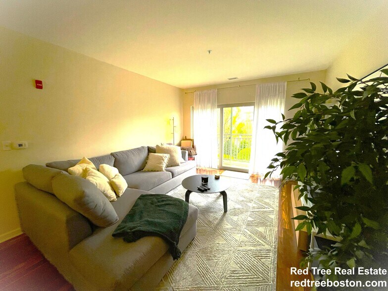 Building Photo - 3 Repton Cir