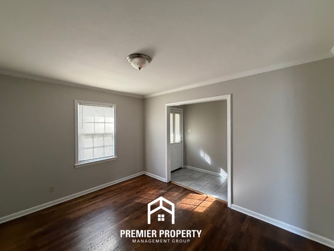 Building Photo - 1744 Myrna Ln