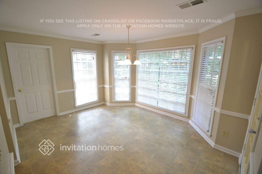 Building Photo - 613 Dahlia Way