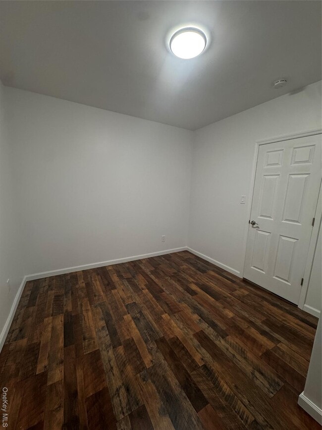 Building Photo - 516 Morris Park Ave