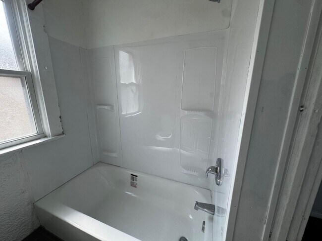 Building Photo - 880 Stevenson Rd