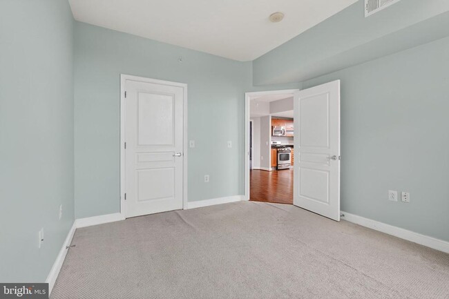 Building Photo - 2451 Midtown Ave