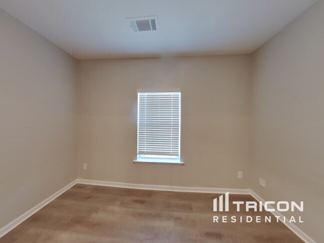 Building Photo - 517 Moline Wy