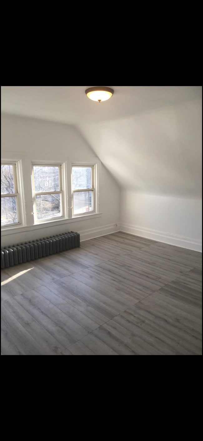 Building Photo - 357 Bedford Ave