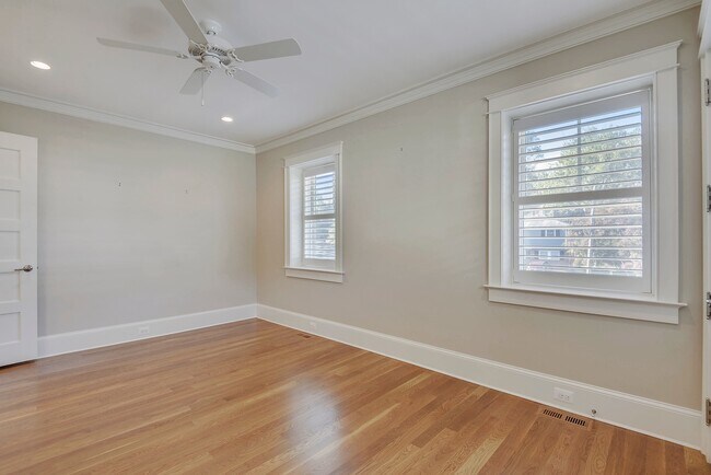 Building Photo - 5br Bethesda Home for Rent