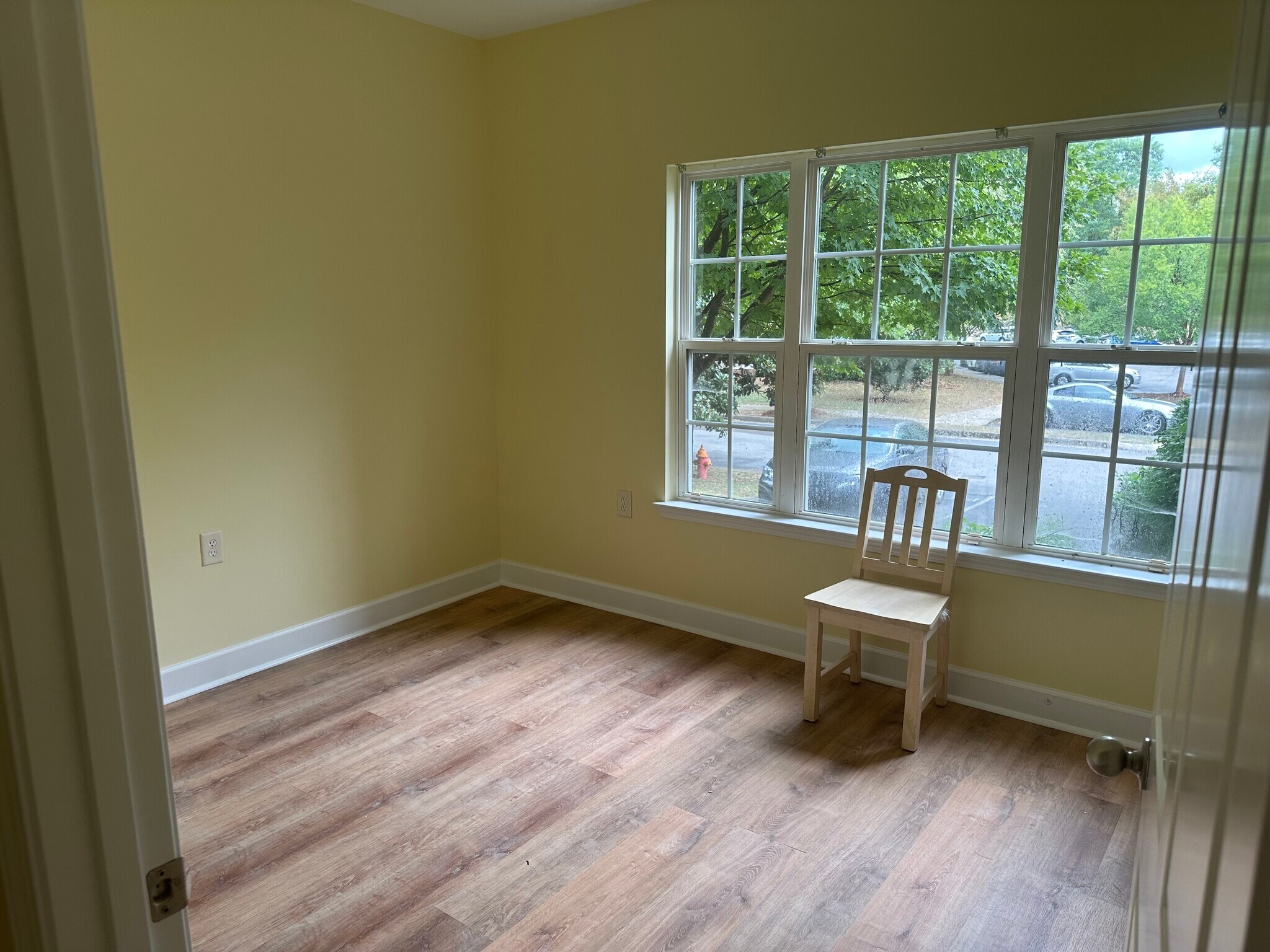 Building Photo - 4844 Bevendean Dr