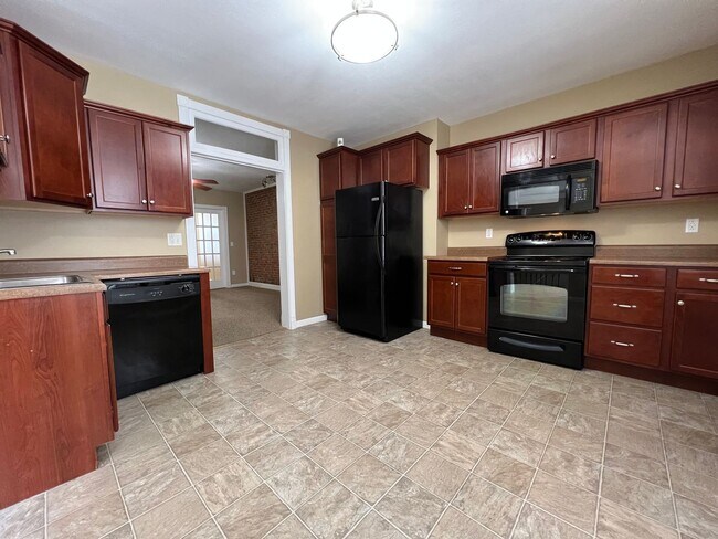 Building Photo - 512 Hampshire St