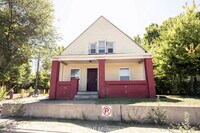 Building Photo - 445 W 29th St