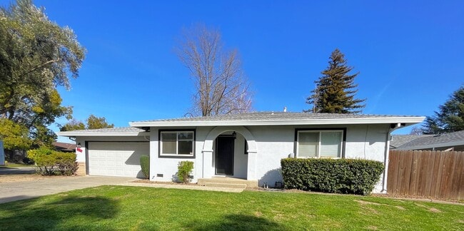 Primary Photo - Charming Greenhaven Home