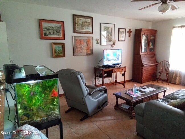 Building Photo - 310 Sherwood Pl