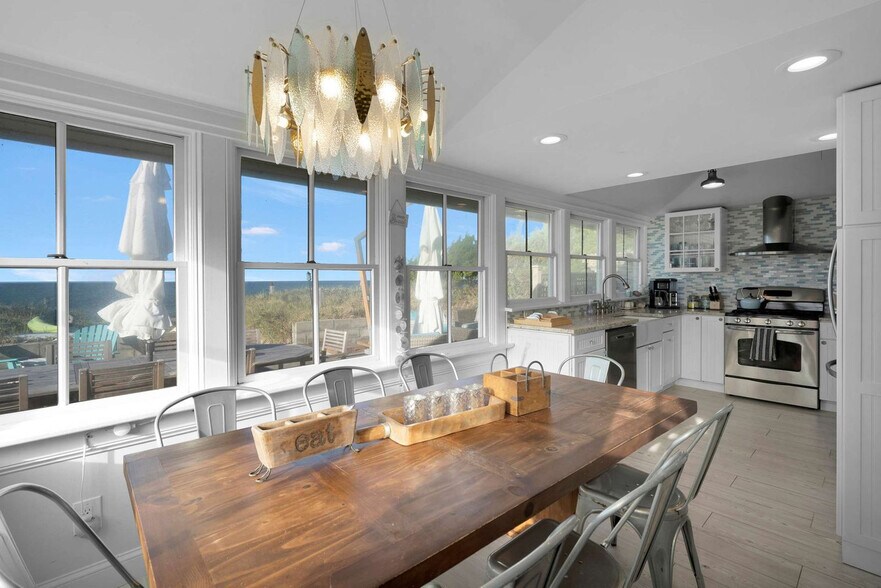 Building Photo - 148 Creek Rd